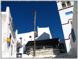 Tholaria